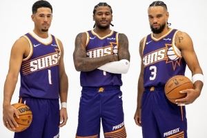 布克:看到了杰伦·格林潜力 我下场时他把控局势进攻极具侵略性